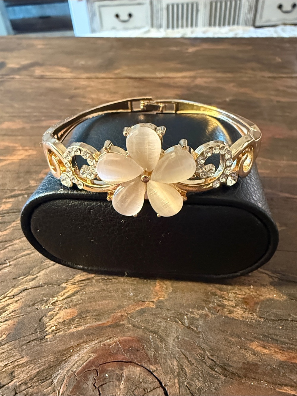 Gold  Flower Charm Bracelet Gold Tone Flower Charm Bracelet with Rhinestones